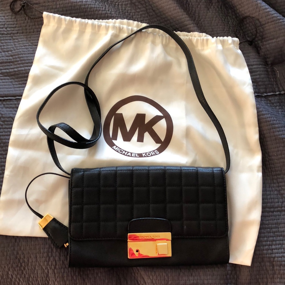 🔥Michael Kors quilted black leather crossbodygold